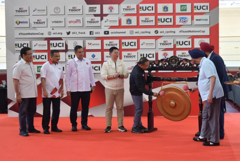 Menpora Amali Buka Kejuaraan Dunia Balap Sepeda TISSOT UCI Track Nations Cup 2023 di Jakarta International Velodrome