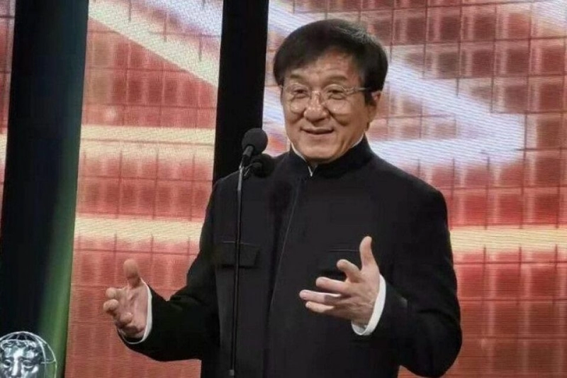 Syuting Adegan Dicekik, Jackie Chan Pingsan