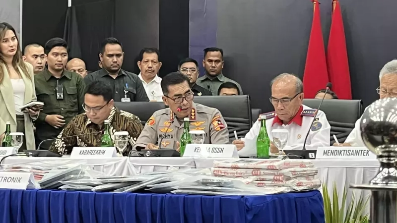 Polri Tangkap 734 Pelaku Judi Online Selama November 2024, 27 Pucuk Senjata Api Turut Disita