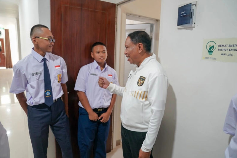 Tinjau Sentra DBON di Unnes, Menpora Amali Minta Siswa dan Siswi Membangun Mimpi Berprestasi di Olimpiade