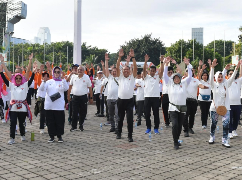 Wujudkan Masyarakat Indonesia Bugar, Menpora Amali Senam Hari Krida Bareng K/L dan Inorga