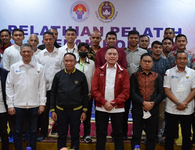 Pesan Menpora Amali Saat Membuka Pelatihan Pelatih Sepakbola Lisensi C di Gorontalo