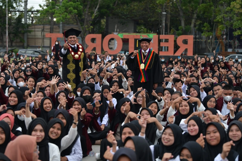 Ini Pesan Menpora Amali saat Berikan Pembekalan Mahasiswa Baru UNG