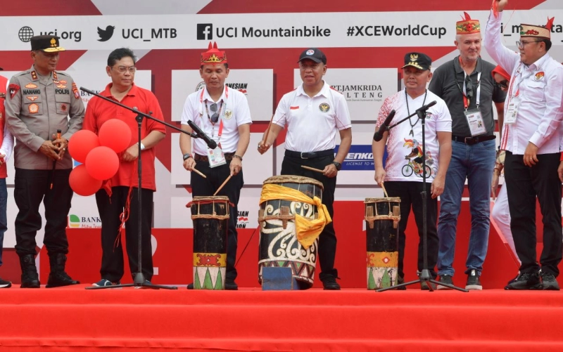 Menpora Amali Sampaikan Salam Hangat Presiden Jokowi saat Membuka UCI MTB Eliminator World Cup 2022