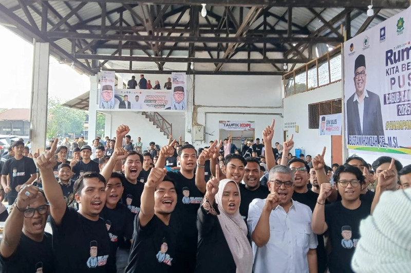 Resmi Dikukuhkan, Relawan Aneuk Keumuen Om Bus Siap Menangkan Bustami-Fadhil Rahmi di Pilkada Aceh 2024