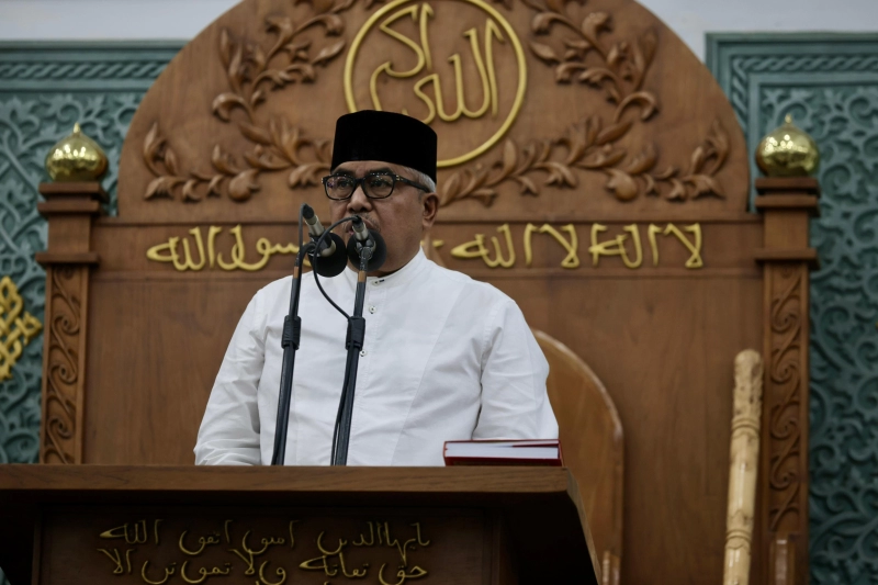 Jadi Khatib Tarawih di Masjid Raya, Pj Gubernur Aceh: Cukuplah Masa Lalu Jadi Kenangan