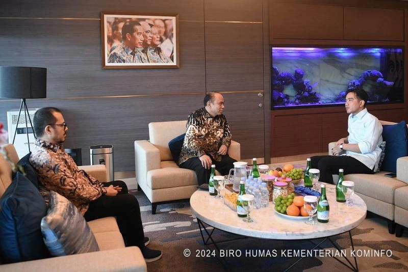 Wapres Terpilih Gibran Rakabuming Raka Kunjungi Kementerian Kominfo