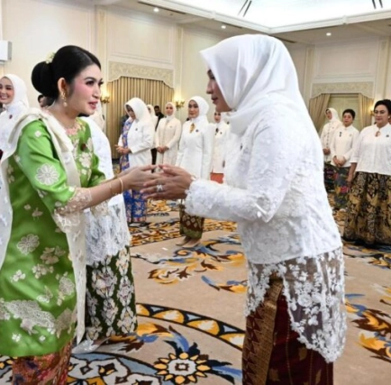 Kak Na Istri Mualem Resmi Dilantik sebagai Ketua Dekranasda Aceh