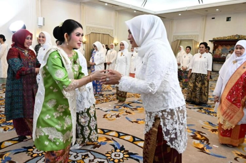 Kak Na Istri Mualem Resmi Dilantik sebagai Ketua Dekranasda Aceh