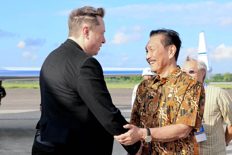 Tiba di Bali, Elon Musk Disambut Langsung Menko Luhut 