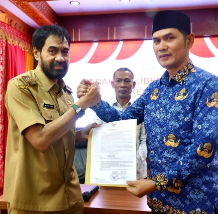 Mualem Tunjuk M Nasir Syamaun sebagai Plt Sekda Aceh, Gantikan Alhudri yang Baru Sebulan Menjabat