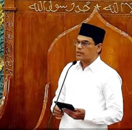 Ceramah Tarawih di Masjid Raya, Rektor UIN Ar-Raniry Ceramah Bahas Makna Ramadan