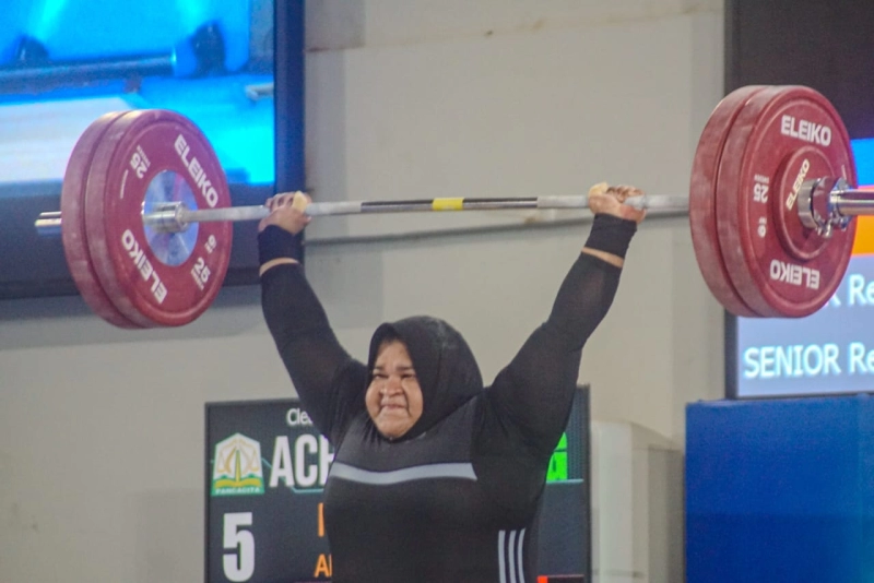 Nurul Akmal Raih Emas di Cabor Angkat Besi +87 Kilogram