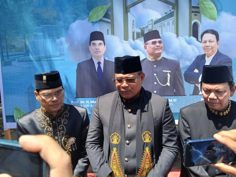 Pj Gubernur Aceh Resmikan Renovasi Masjid di Kampus UIN Ar-Raniry