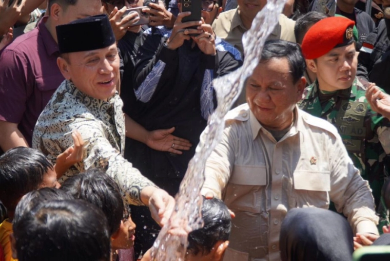 Pengamat: Tepat Pilihan Prabowo di Dampingi Iwan Bule saat Kunker ke Kuningan Resmikan Sumur Bor