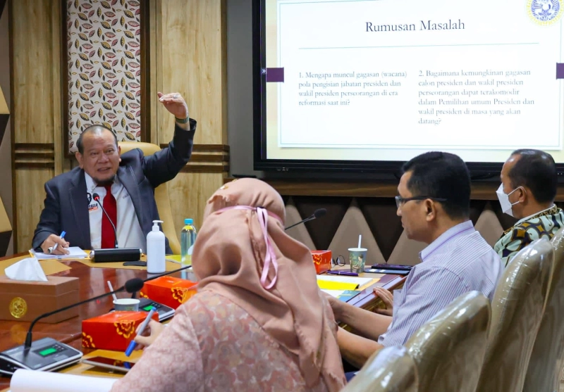 LaNyalla Jelaskan Pembajakan Calon Presiden oleh Partai Politik Ciderai Sistem Pancasila di Ujian Tesis S2