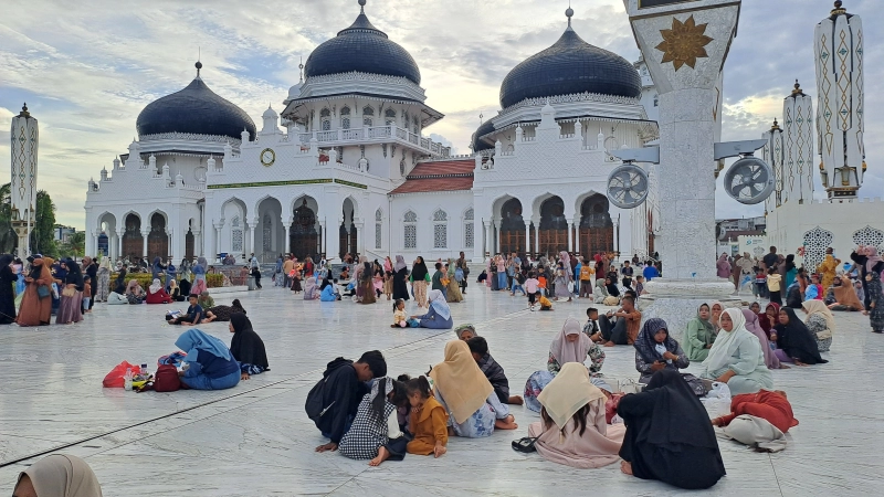 Mengapa Masjid Raya Baiturrahman Jadi Destinasi Utama Wisatawan Luar di Aceh?