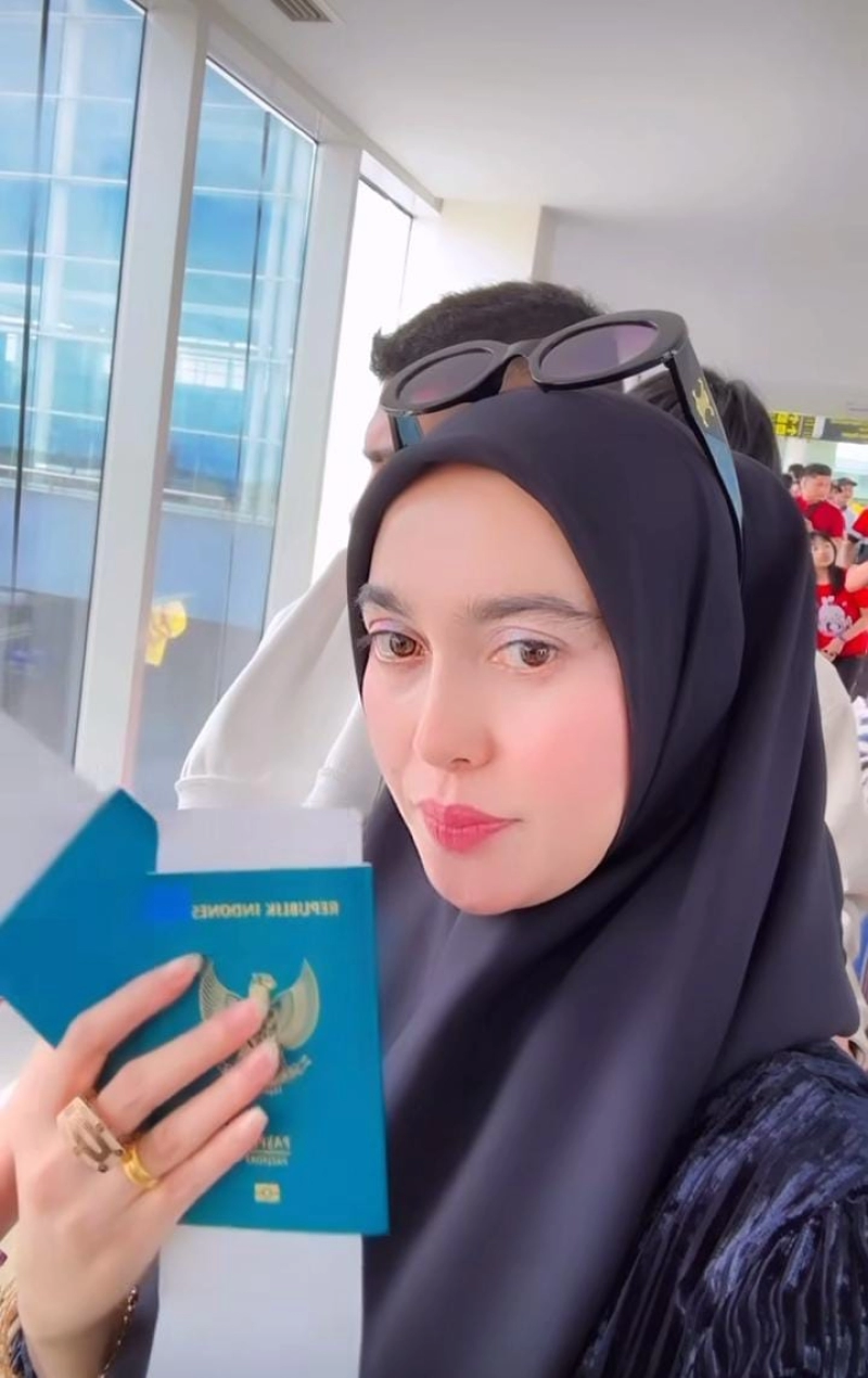 Selebgram Aceh, Cut Mellisa, Marahi Petugas Check In Air Asia Gegara Gagal Terbang