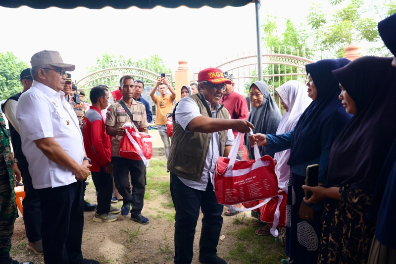 Bustami Hamzah Serahkan Rumah Bantuan Islamic Relief untuk Janda Miskin di Aceh Utara 