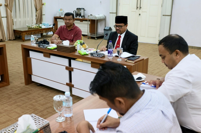 Plh Sekda Aceh Gelar Rapat Bahas Persiapan Peringatan Bulan Pengurangan Risiko Bencana (PRB) 2024