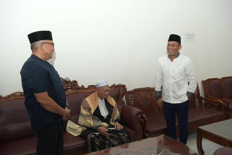 Pj Gubernur dan Ketua DPR Aceh Kunjungi Abu Kuta Krueng 