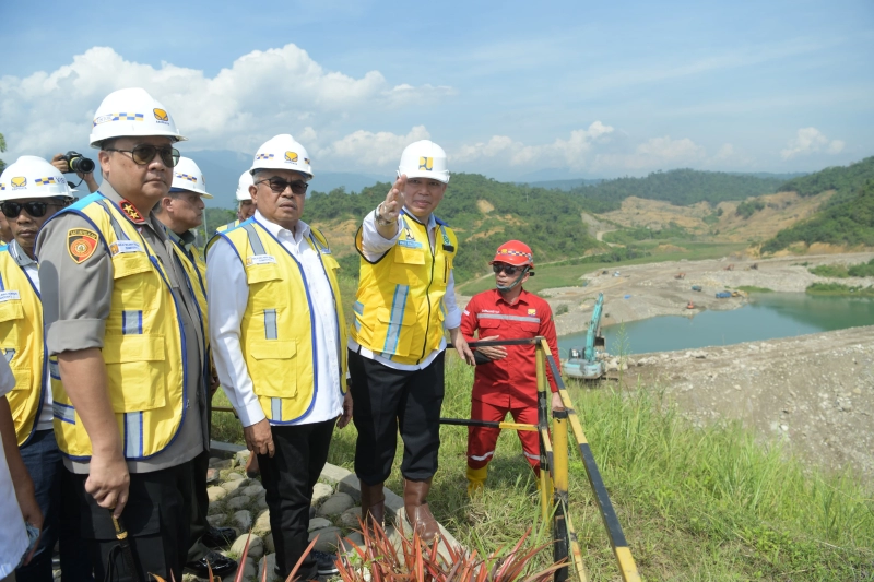 Pj Gubernur dan Forkopimda Tinjau  Bendungan Keureuto, Ajak Bereskan Tepat Waktu 