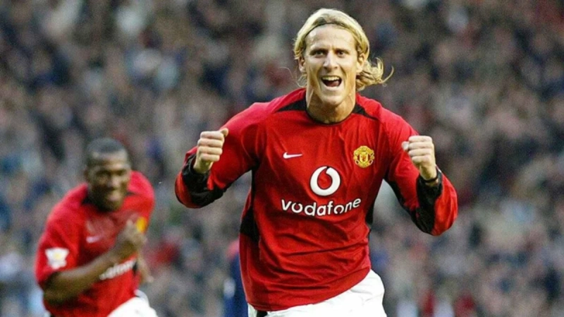 Diego Forlan Mantan Penyerang Manchester United Siap Debut di Tenis Profesional