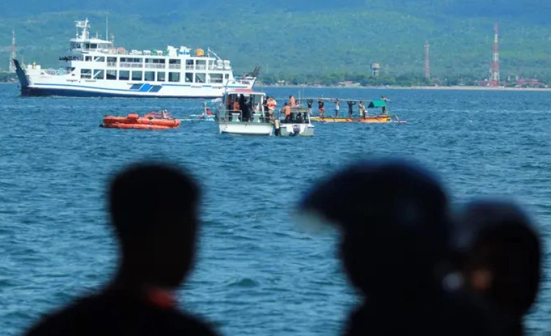 Sedikitnya 13 Orang Hilang Setelah Feri Tenggelam di Lepas Pantai Pulau Ternate