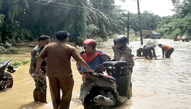 Banjir Landa Aceh Tamiang, Ribuan Warga Mengungsi