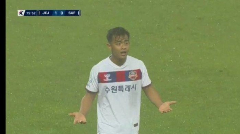 Pratama Arhan Debut di Suwon FC, Baru Main 3 Menit Langsung Kena Kartu Merah