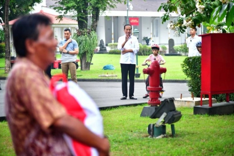 Begini Suasana Presiden Jokowi Bagikan Sembako di Istana Kepresidenan Yogyakarta