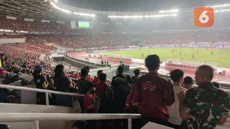 Suporter  Tetap Khidmat Nyanyikan Tanah Airku, Meskipun Timnas Indonesia Kalah dari Jepang