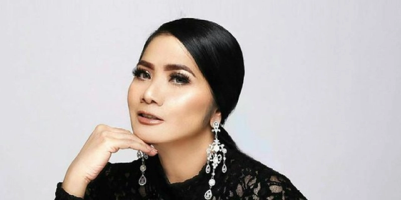 Vina Panduwinata Rilis Album Kompilasi, Nyanyikan Ulang 