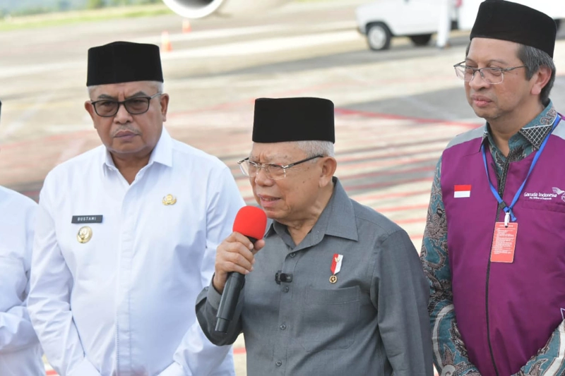 Wapres Ma'ruf Amin Lepas Jemaah Haji Kloter 1 Aceh