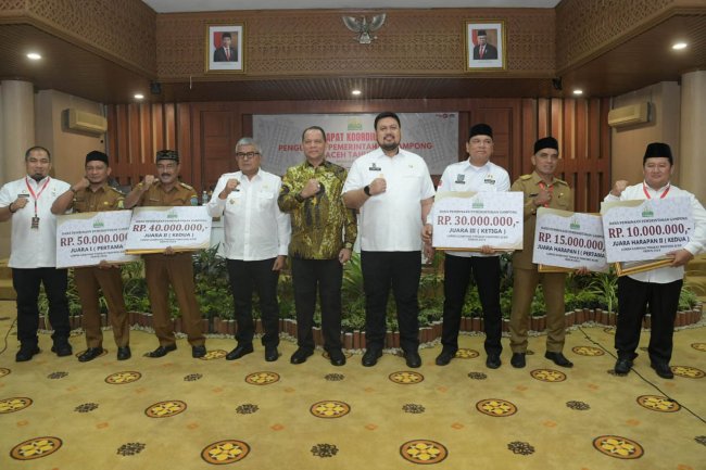 Foto Pj Gubernur Aceh Bustami Hamzah Buka Rakor Penguatan Pemerintah Gampong