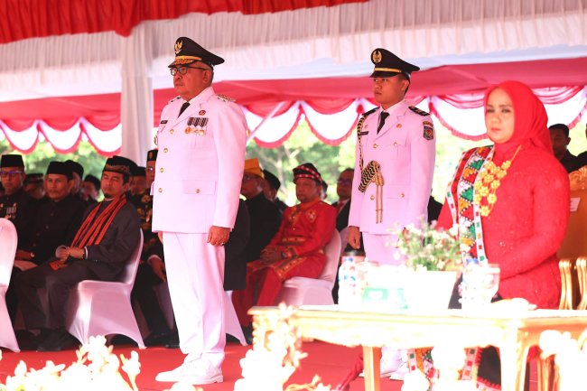 Foto Pj Gubernur Aceh Bustami Pimpin Upacara HUT ke-79 RI di Blang Padang