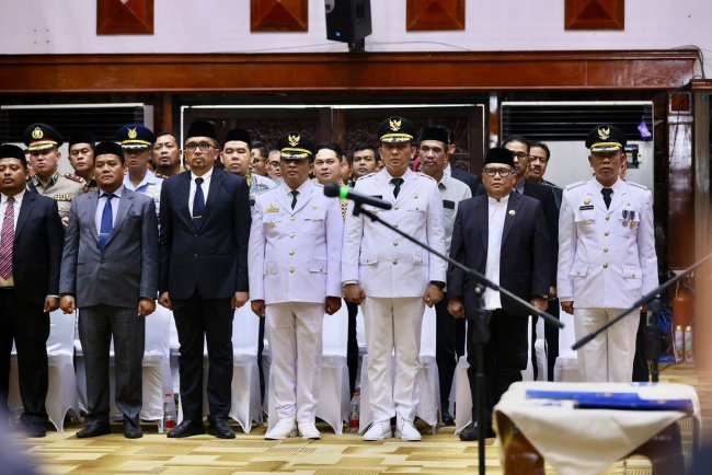 Foto Pj Gubernur Aceh Lantik Tiga Penjabat Bupati dan Wali Kota