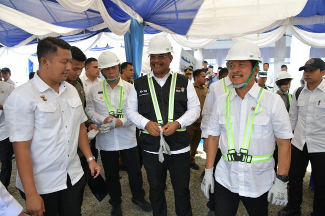 Foto-foto Pj Gubernur Aceh Safrizal dan Menteri KKP Resmikan Pembangunan SKPT di Sabang