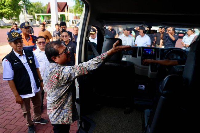 Foto Pj Sekda Aceh Pimpin Apel dan Periksa Kendaraan Dinas untuk PON XXI 2024