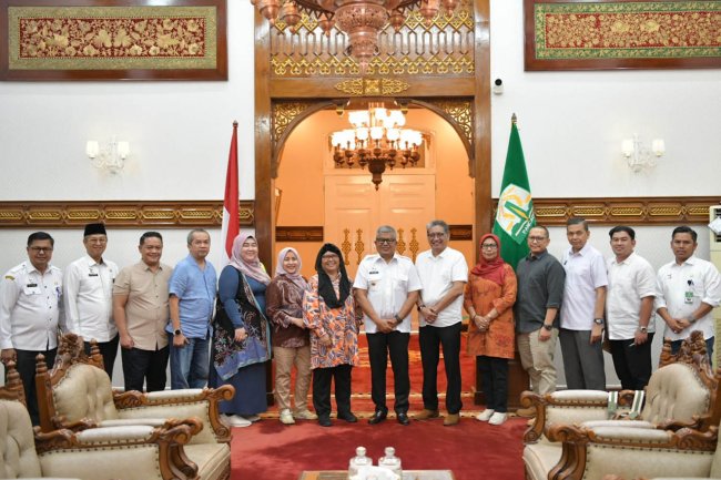 Foto Pj Gubernur Aceh Bustami Hamzah Bahas Film Keumalahayati Bersama Tim Kemenko Marves