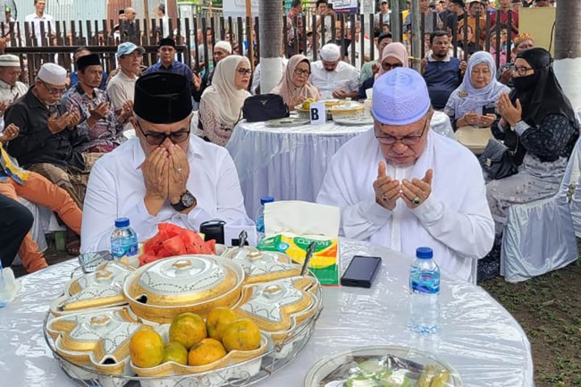 Foto-foto Abu Mudi Dampingi Bustami-Fadhil Resmikan Posko Pemenangan di Bireuen