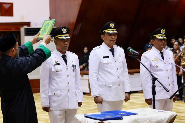 Foto Pj Gubernur Aceh Lantik Tiga Penjabat Bupati dan Wali Kota